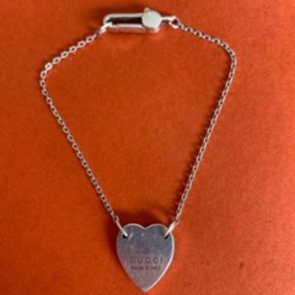 Heart Bracelet with Gucci Trademark - Picture 1 of 3